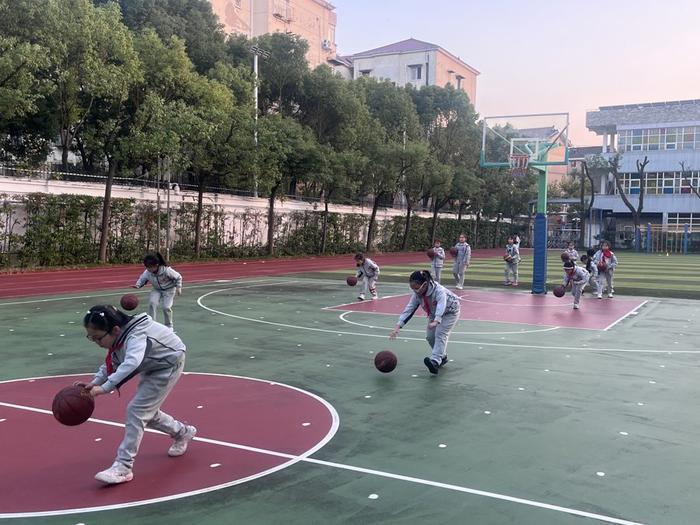 如何结合营养补充提升篮球主力的体能恢复_0